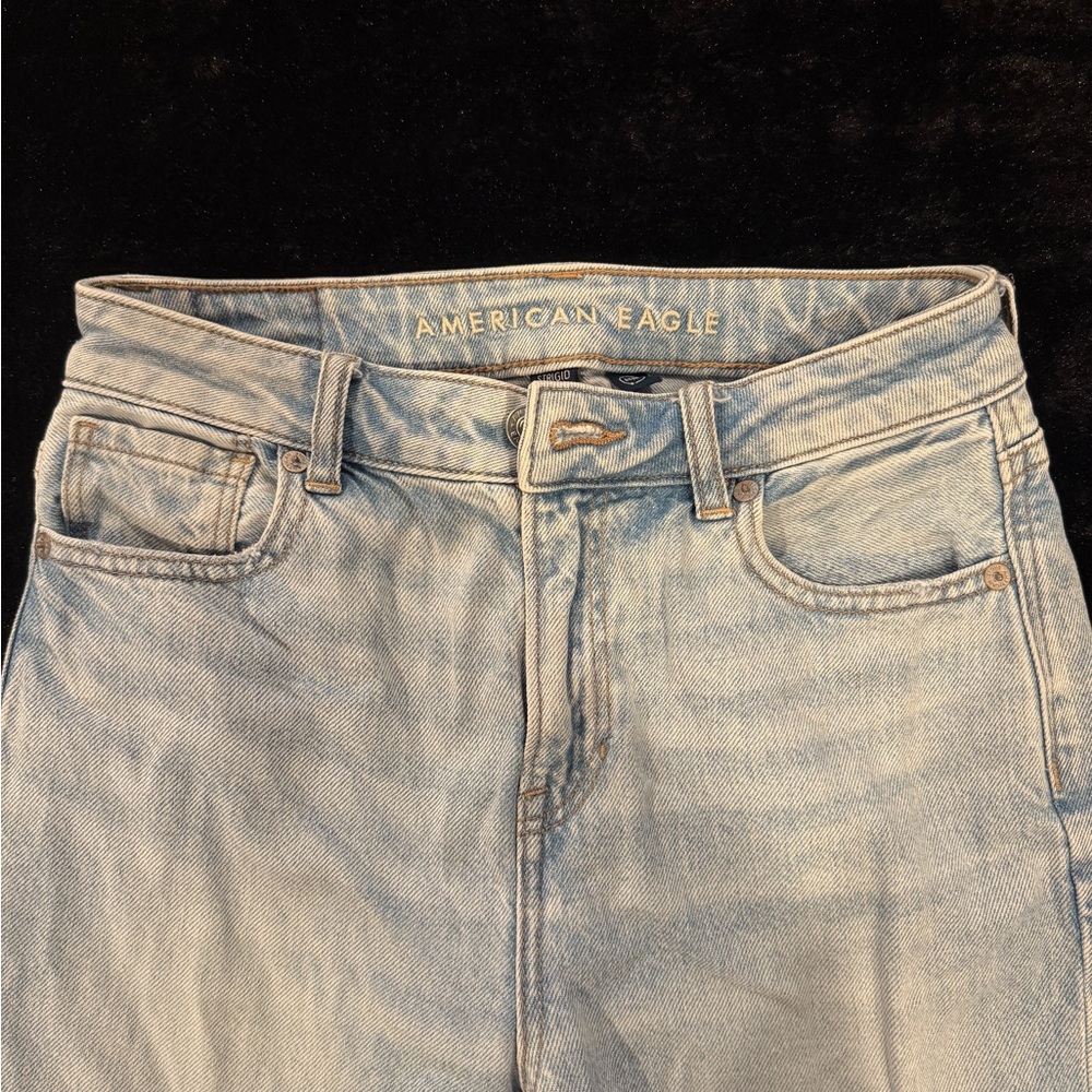 American Eagle Outfitters Light Blue Boyfriend Jeans - Picture 2 of 2